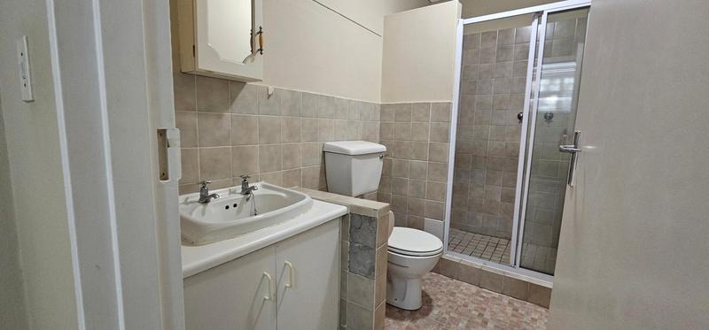 8 Bedroom Property for Sale in Middedorp Western Cape